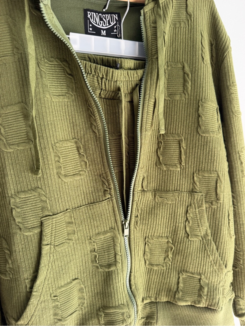Ringspun / Rebel Minds Men’s Medium Large zip up hoodie and sweatpants set.